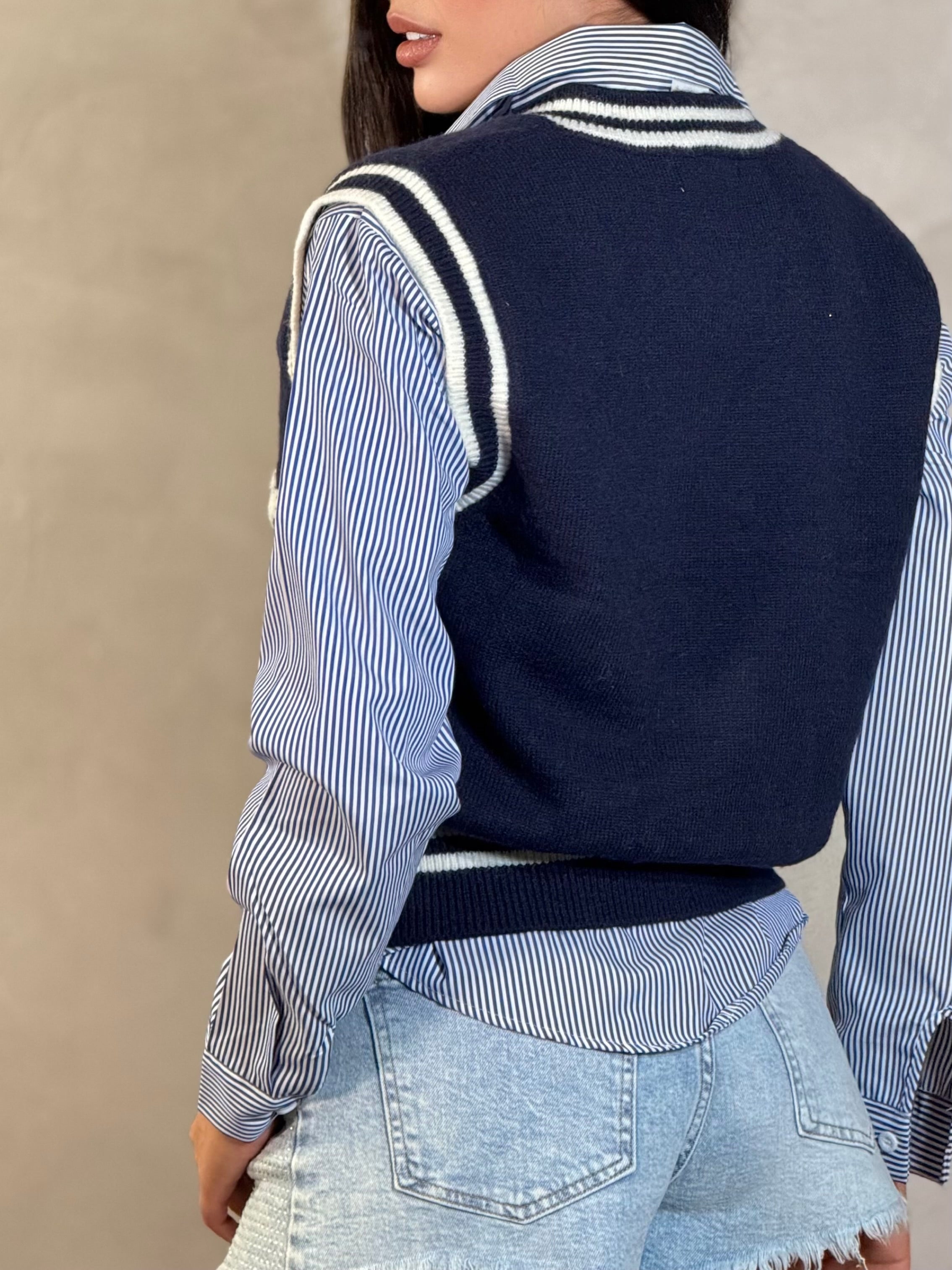 DUO CAMISA RAYAS +CHALECO TEJIDO