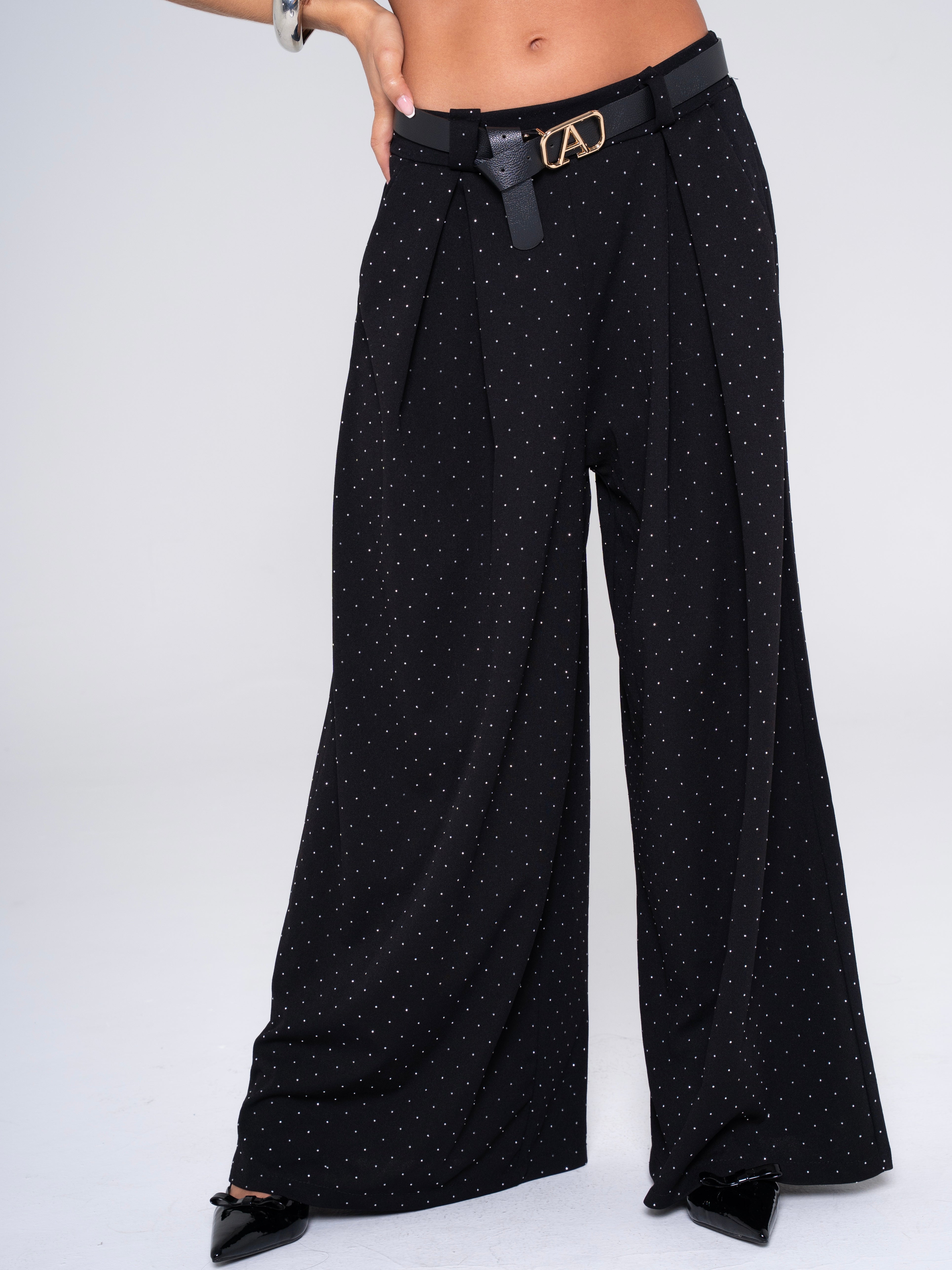 PANTALÓN ANCHO CON PEDRERÍA PLATEADA